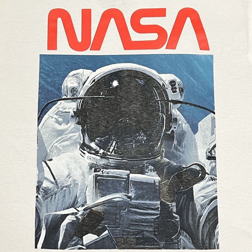NWT NASA Logo Ringer Tshirt (Large) Classic Astronaut Portrait Space Earth